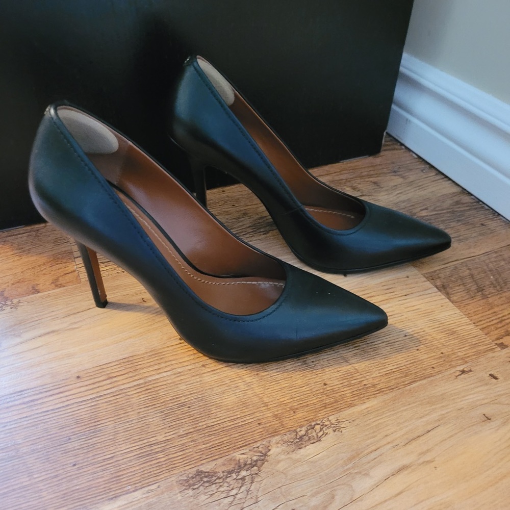 Coach WaverlyBlack Heeled Pumps SZ 9